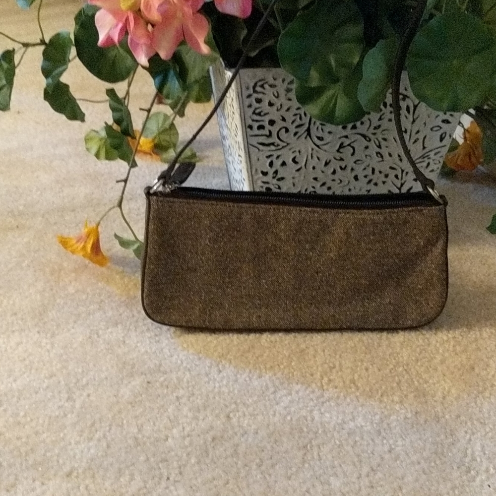 Accessories - Picture 2 of 2